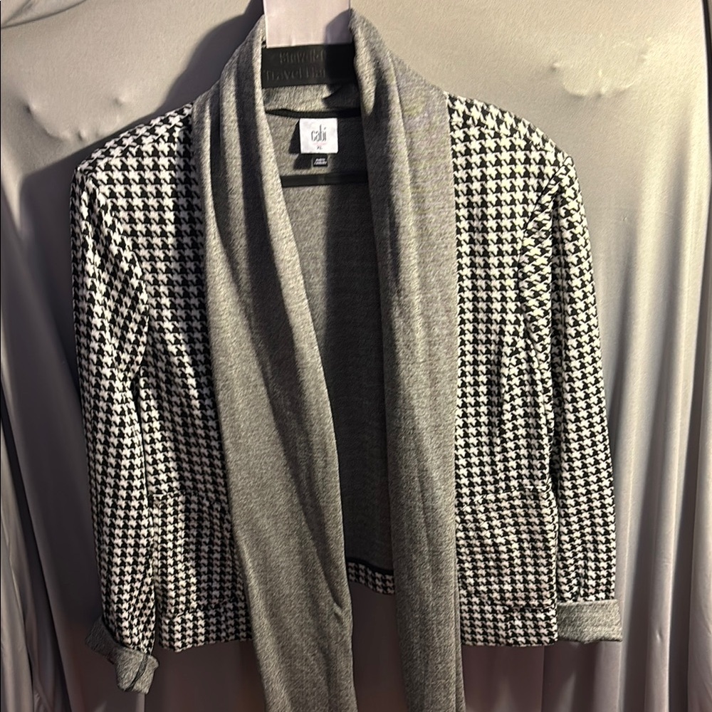 Chic Black and White Houndstooth Cardigan